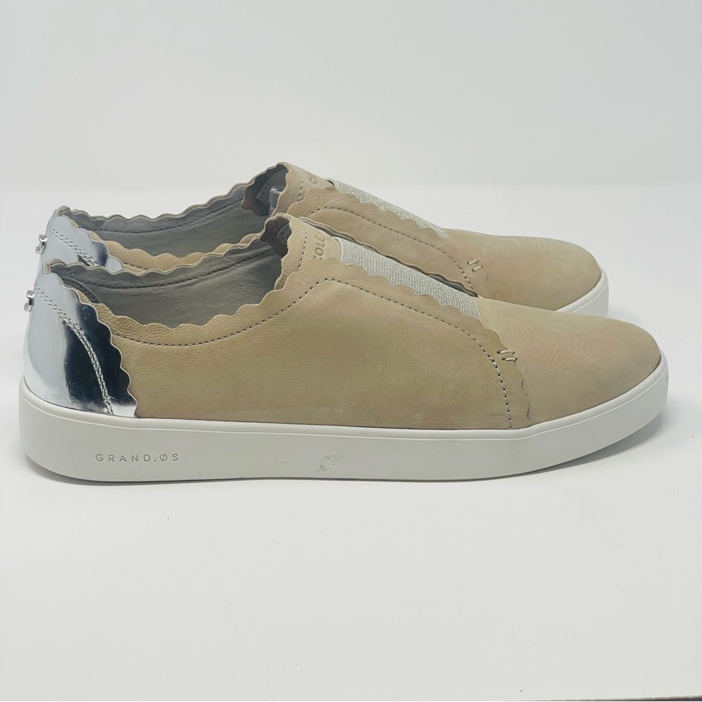 Cole Haan Crosscourt Grand Os Womens 10 Beige Scallop Slip-On Sneaker W17783